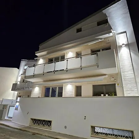 Apartment Spacious With Sea View In