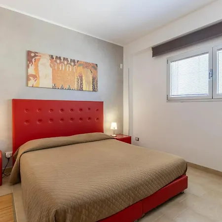 Spacious With Sea View In Apartment Punta Secca