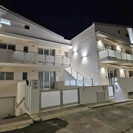 شقة Spacious With Sea View In