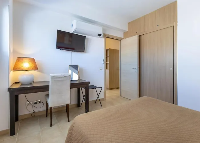 Spacious With Sea View In 아파트